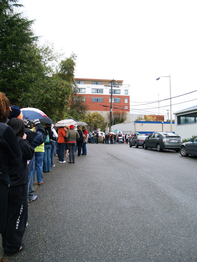 People waiting to get into 2010 Glitter Sale