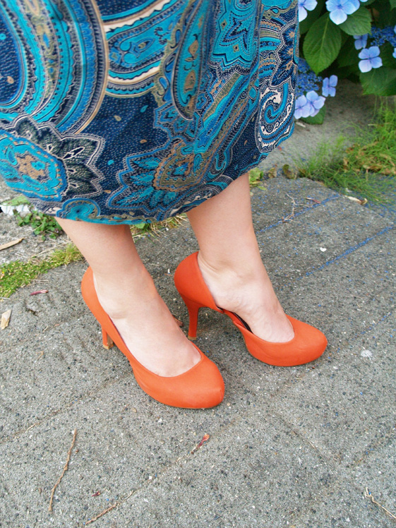 orange pumps