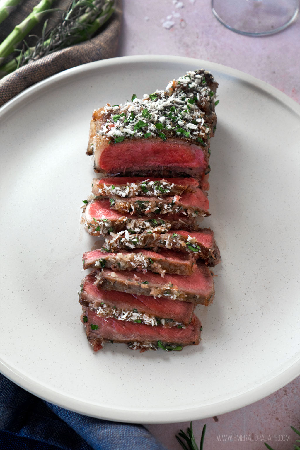 easy steak recipe encrusted with rosemary jam