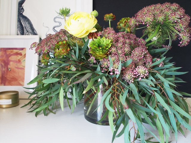 Interview with Sarah of The Stemmery | These flower bouquets are from Seattle-based floral subscription service, The Stemmery. They hand deliver beautiful flower arrangements on a regular basis, which would make the best Mothers Day, birthday, or bridesmaid gift!