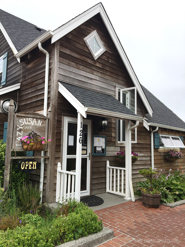 Lazy Susan Cafe is the best brunch in Cannon Beach, a small beach town on the Oregon Coast. - Oregon eats | Oregon restaurants | where to eat on the Oregon coast | Oregon foodie guide | Oregon restaurants | Oregon coast best food