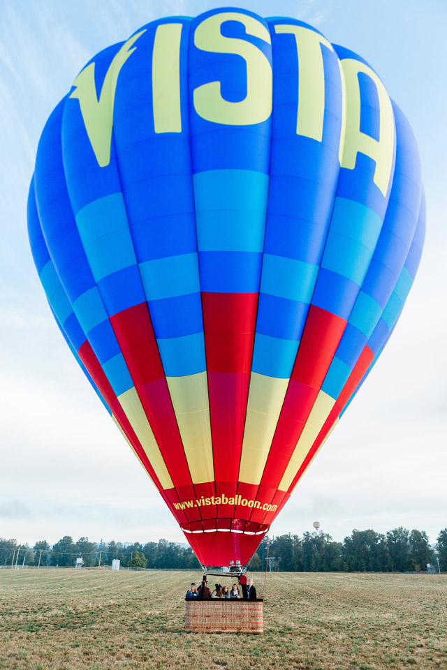 Vista Balloon Adventures offers hot air balloon rides over wine country in Oregon. If you are visiting Willamette Valley and want something to do before wine tasting, you definitely need to take a hot air balloon ride. It is one of the best things to do in Oregon!