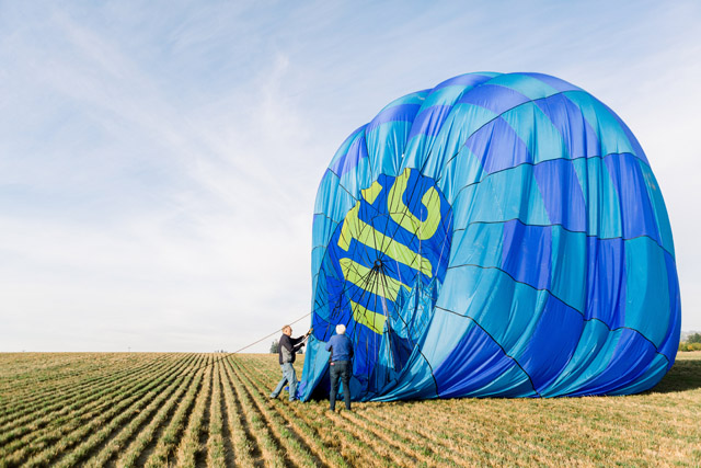 Breaking down a hot air balloon in Oregon. This is a unique thing to do in Willamette Valley wine country if you are visiting Oregon.