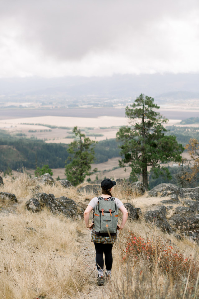 One of the best things to do in Oregon wine country is hiking. Spencer Butte is 30 minutes outside of Eugene, Oregon and is one of the best hikes for beginners. So if you're looking for Oregon hikes, hiking in Oregon, best hikes in Oregon, wine country hikes, willamette valley hikes, easy oregon hikes, top things to do in oregon, beginner hikes oregon, or the best things to do in willamette valley, you are in the right place!