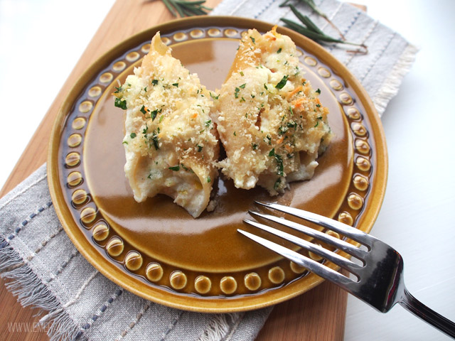 This stuffed shell recipe featured smoked salmon from Seattle. Read on to learn how to make this easy smoked salmon pasta recipe, which is perfect for the Italian dinner tradition on Christmas Eve, Feast of the 7 Fishes.