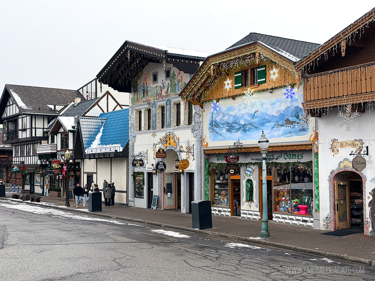 storefronts in Leavenworth in winter