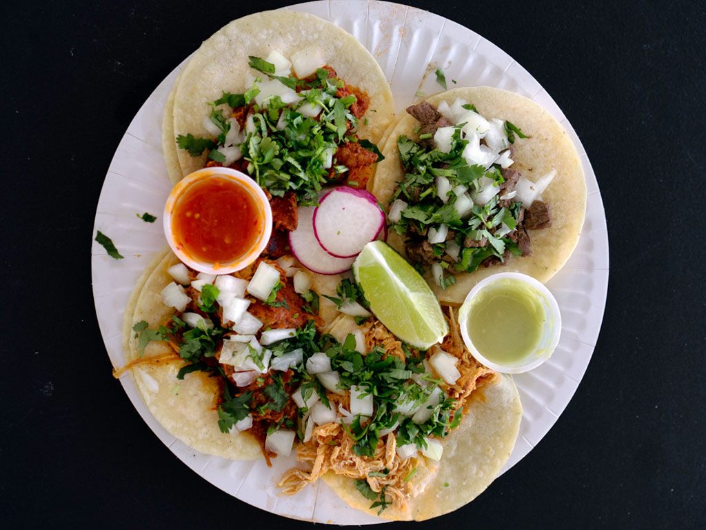 restaurants in Winthrop WA - plate of street tacos