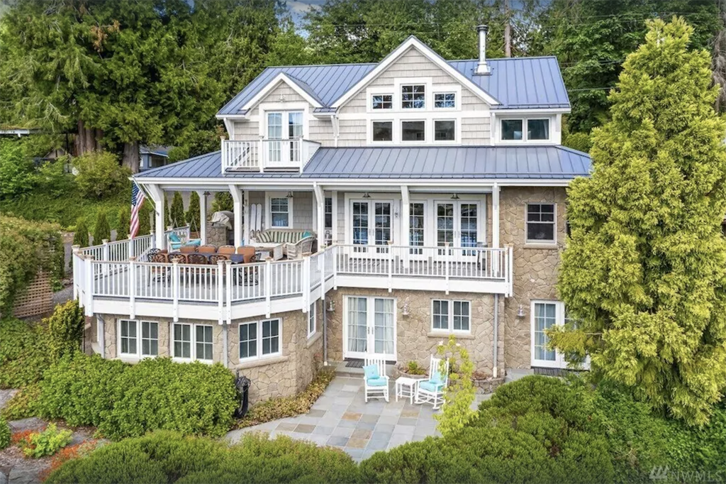 big house on Lake Sammamish in Bellingham