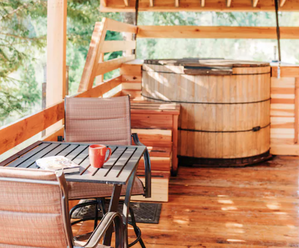 cedar hot tub glamping in WA