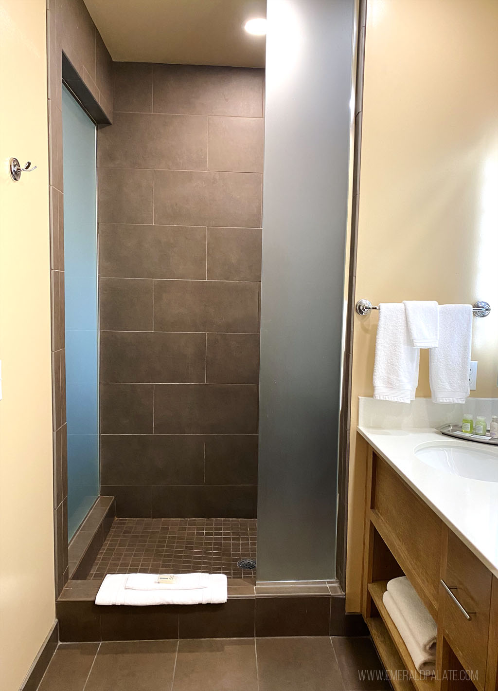 spa bathroom at a luxury hotel in Eugene, OR