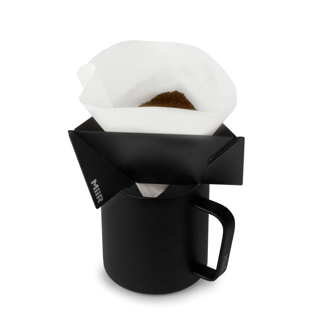 Miir compact coffee drip, the perfect gift for travelers