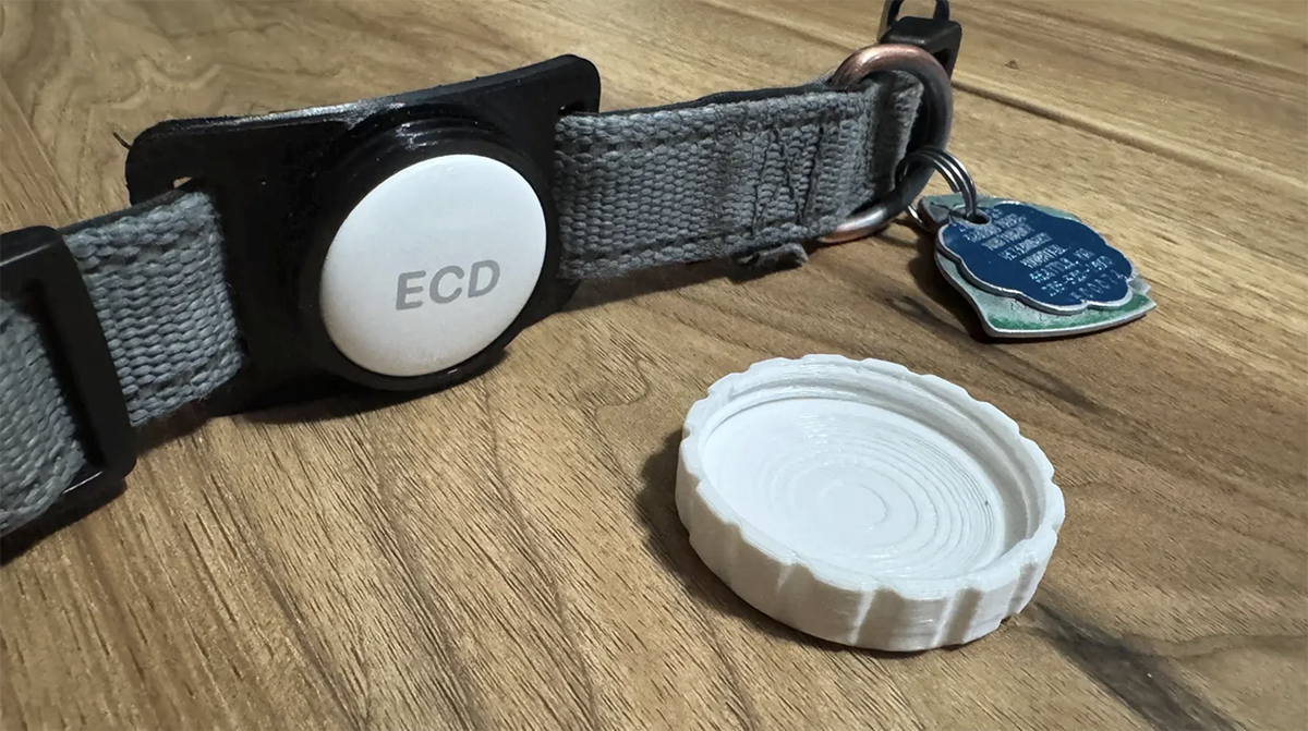 pet Airtag collar, one of the most unique gifts for travelers