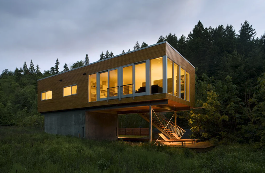 midcentury modern cabin on stilts, one of the best winter cabins in Oregon 