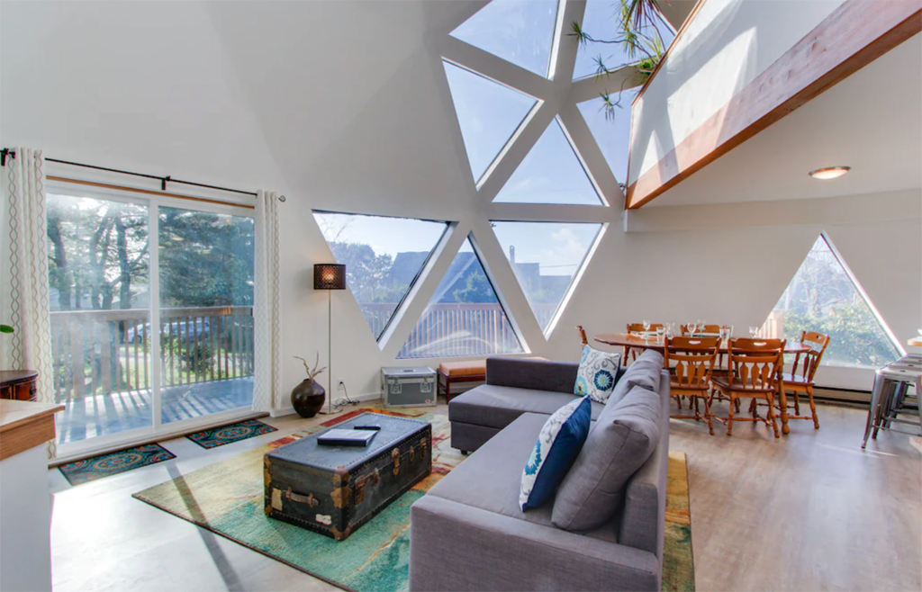 dome cabin with pentagonal windows