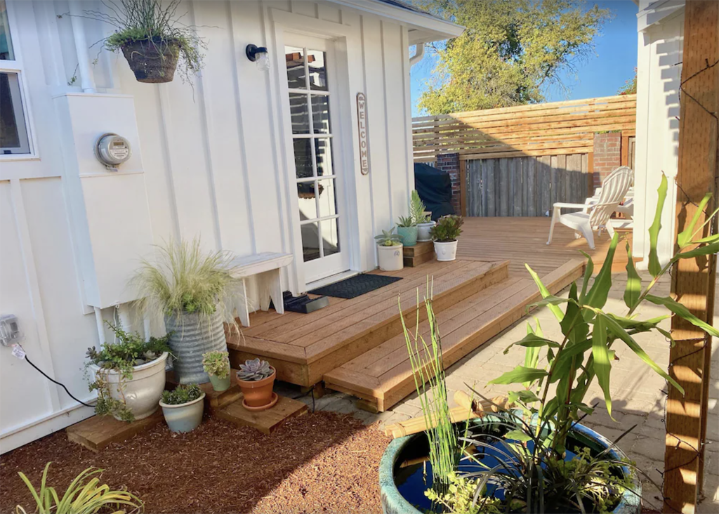 outside a cabin in Oregon with a great patio and plants