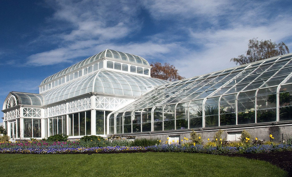 Volunteer Park Conservatory exterior