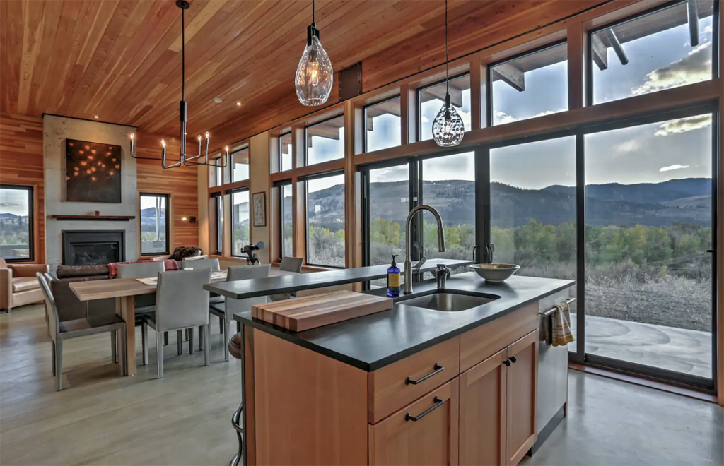 Mid century modern cabin in Winthrop, one of the best places to stay in North Cascades National Park