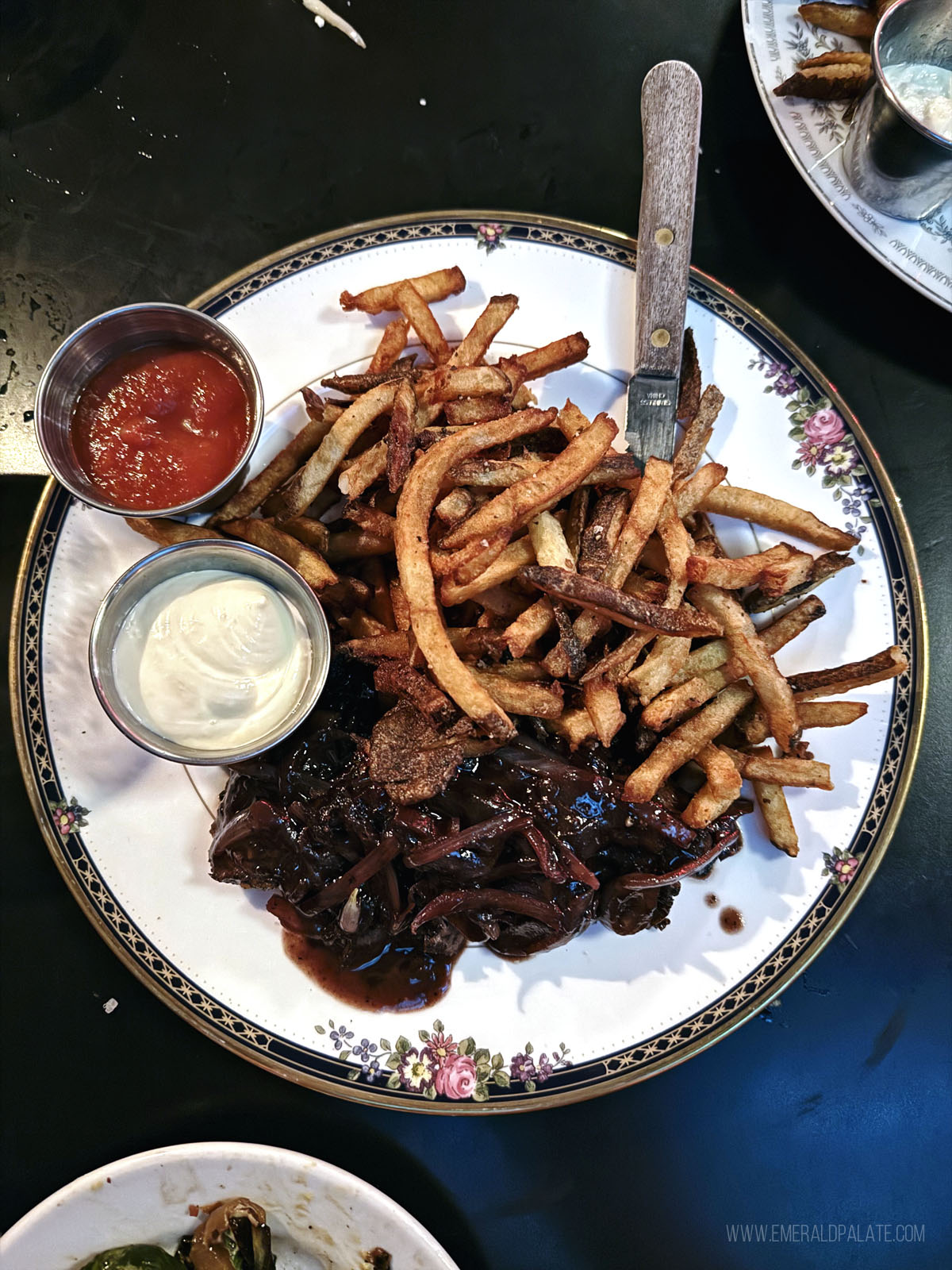 plate of steak and frites