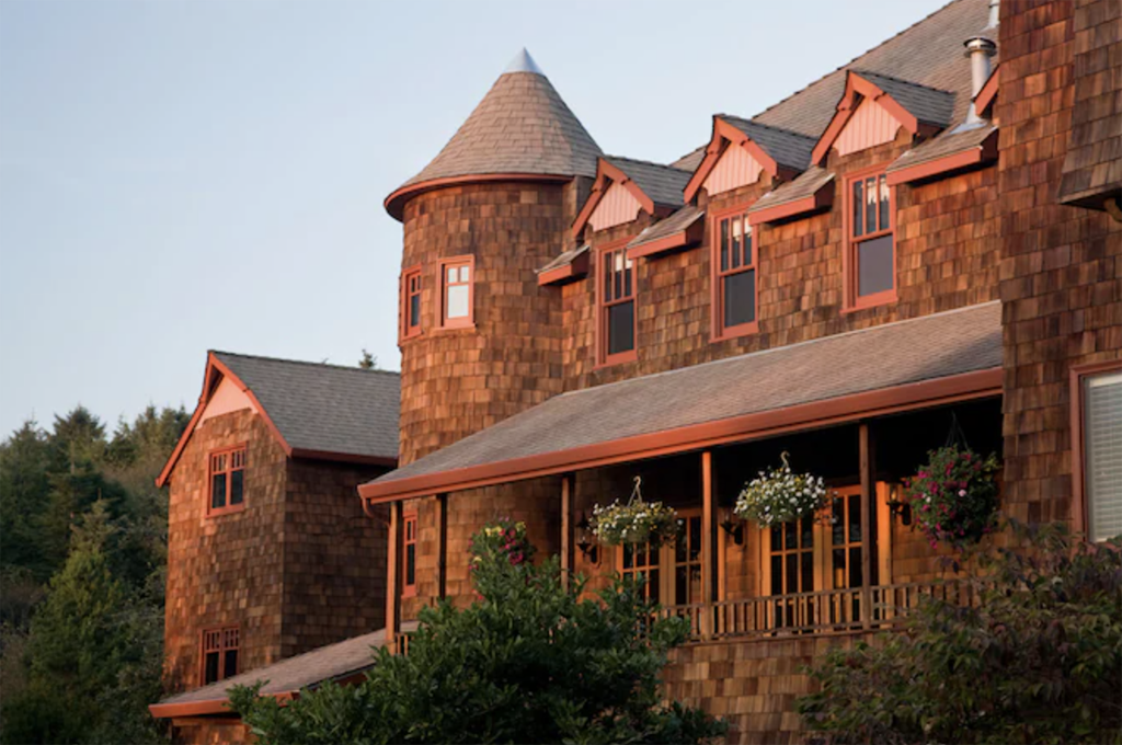 Arch Cape bed and breakfast, a unique place to stay in Oregon