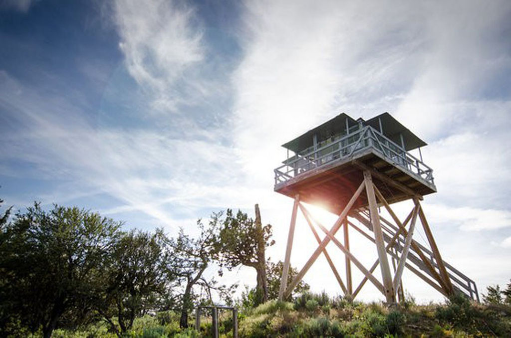 fire lookout in central Oregon, a unique place to stay