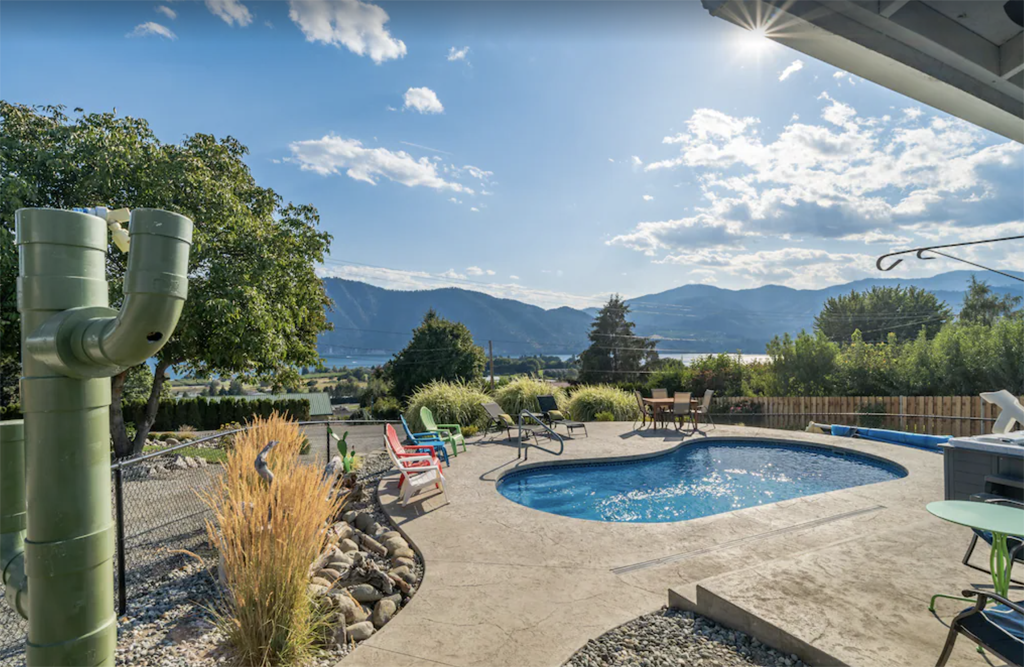 outdoor pool area at one of the best places to stay in Lake Chelan