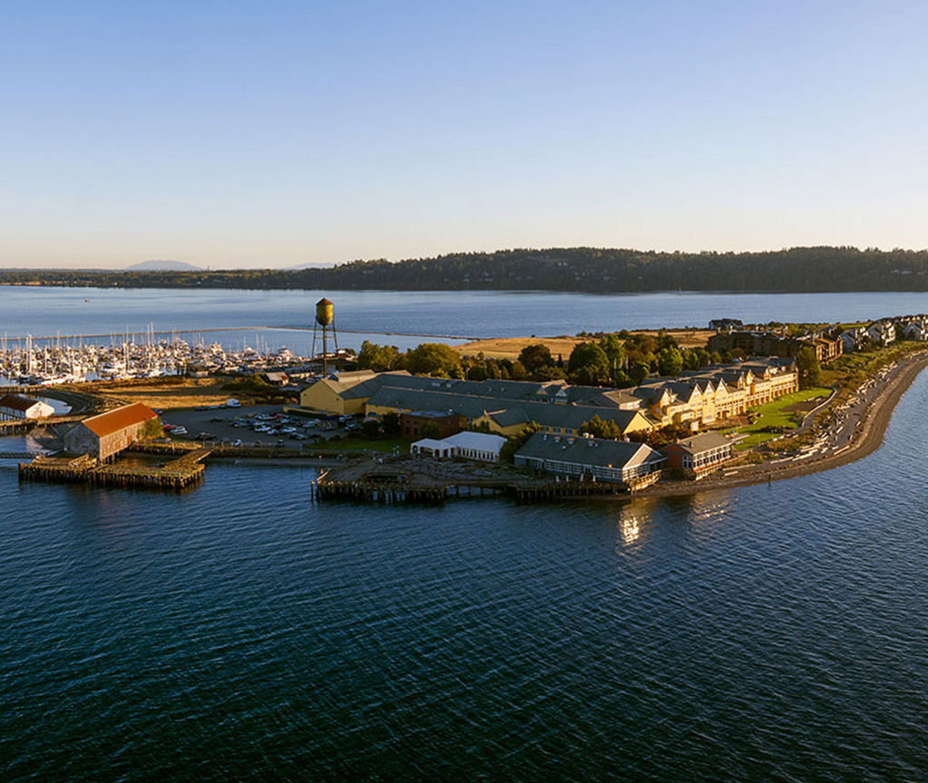 Aerial shot of a Washington dog-friendly hotel surrounded by water