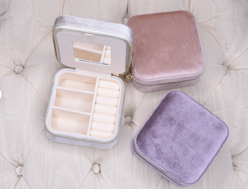 velvet travel jewelry case