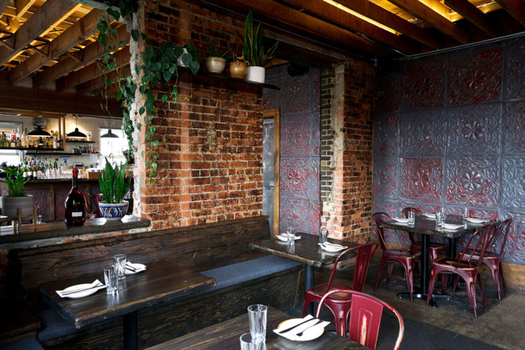 23-best-date-night-restaurants-in-seattle-that-aim-to-impress