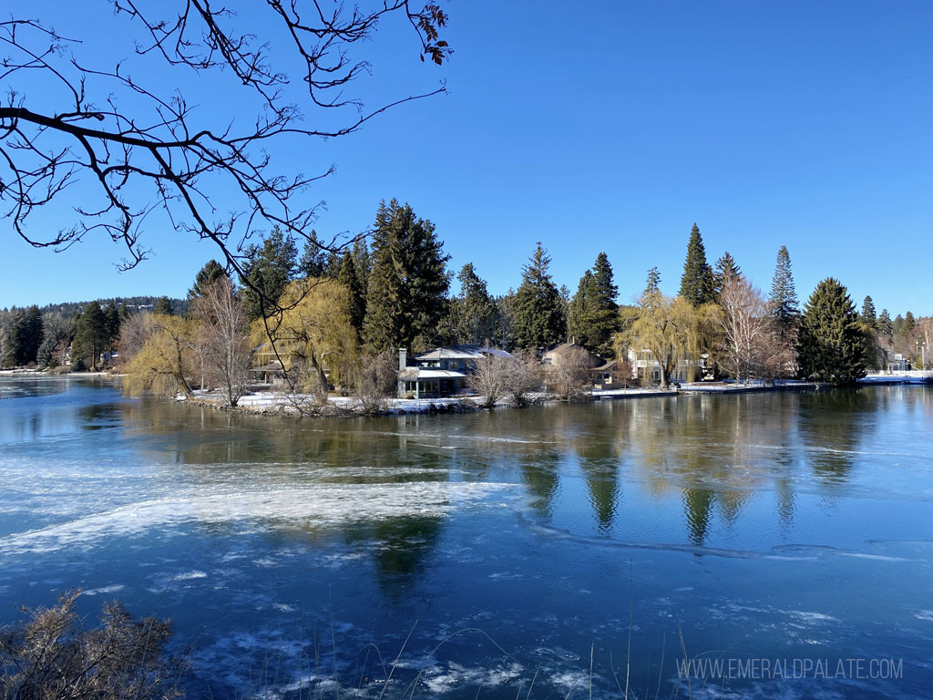 Deschutes River Trail in winter, one of the must do things in Bend Oregon in winter