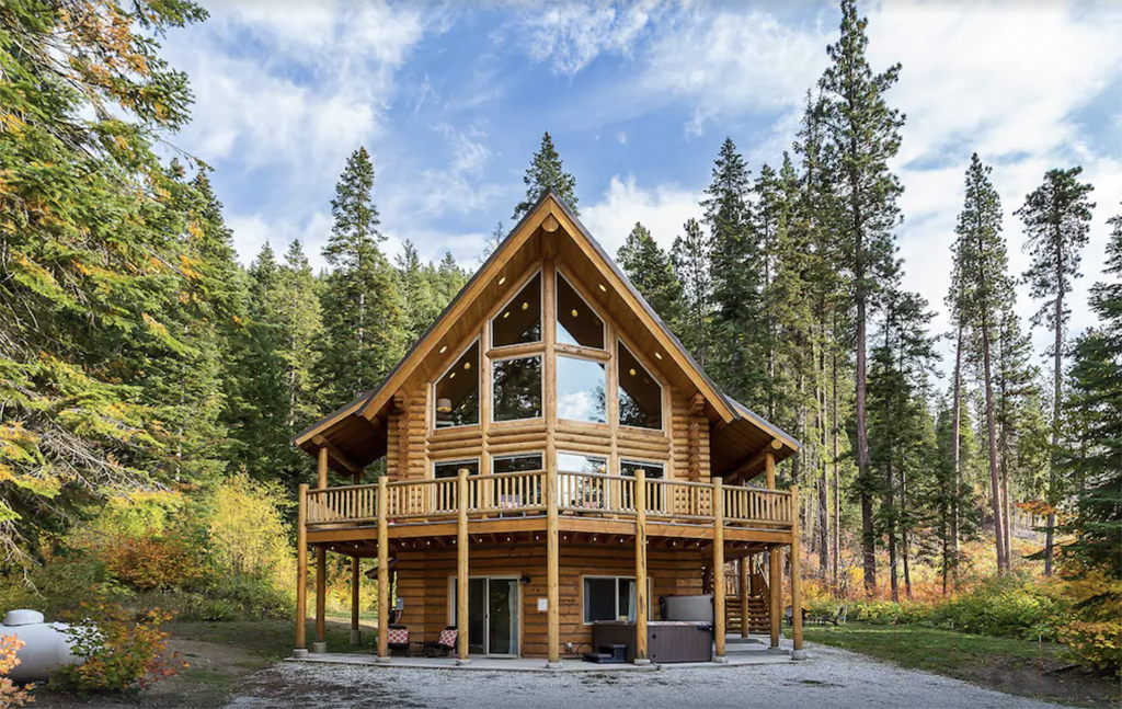 large a-frame log cabin in Leavenworth