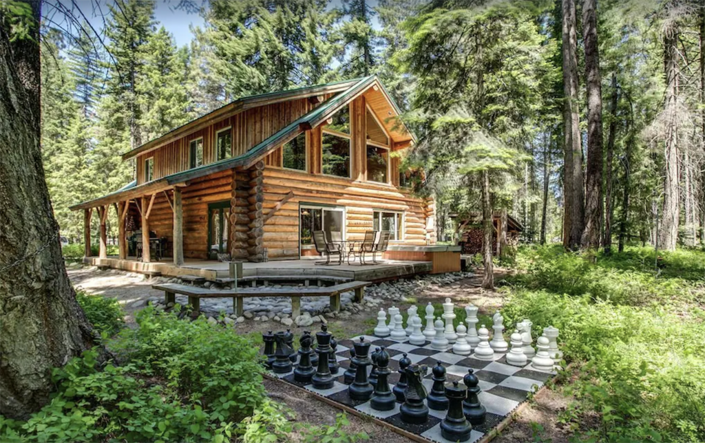 cute cabin in Leavenworth with a life-sized outdoor chess set