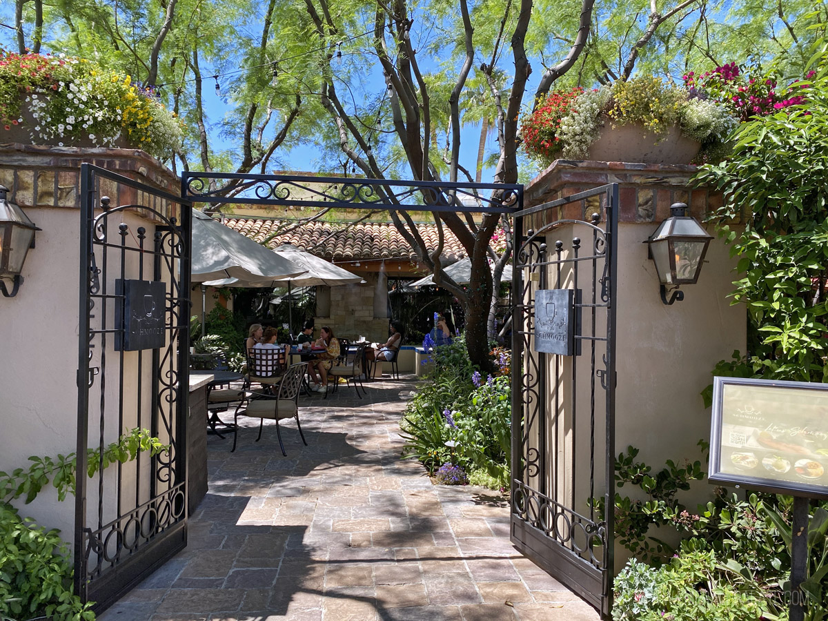 outdoor patio at Schmooze, a coffee bar in Scottsdale