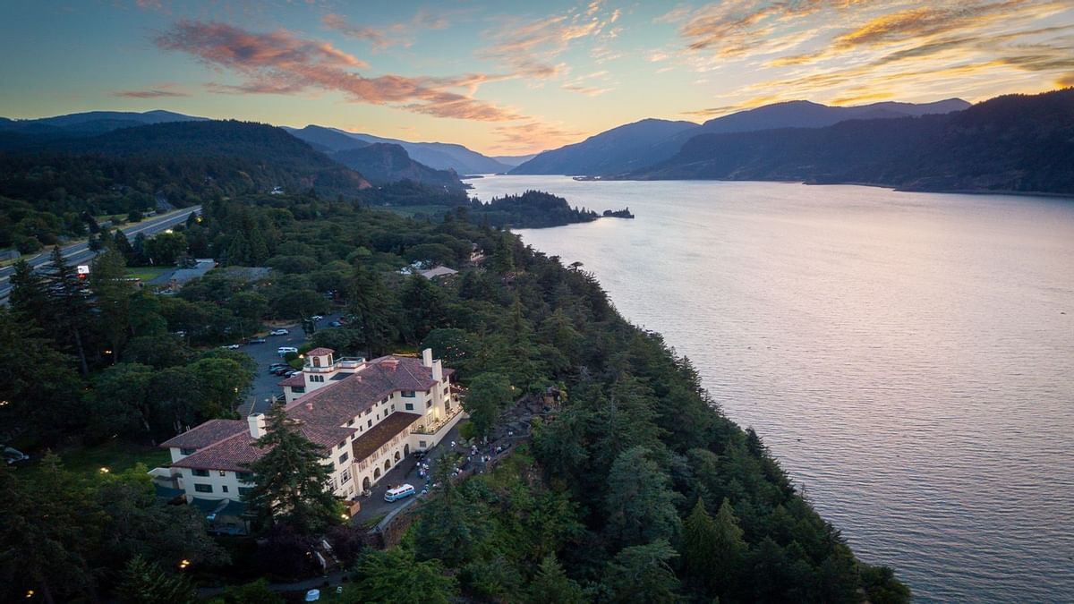 Columbia Gorge Hotel