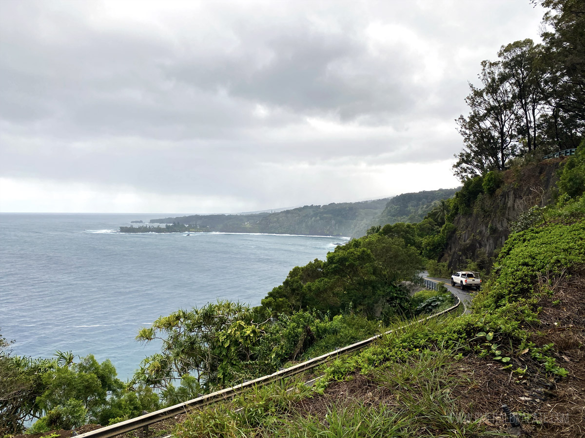 Road to Hana weaving around coastal views