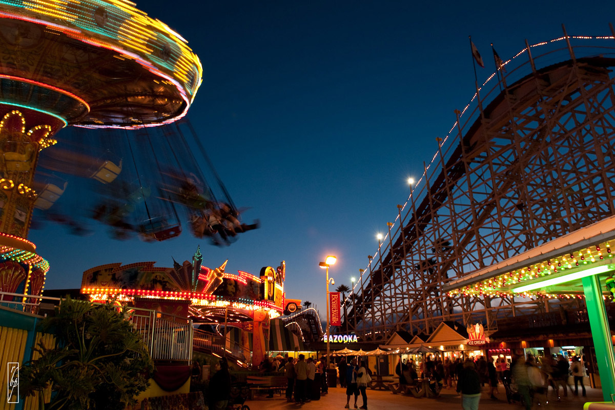 Santa Cruz Boardwalk at night