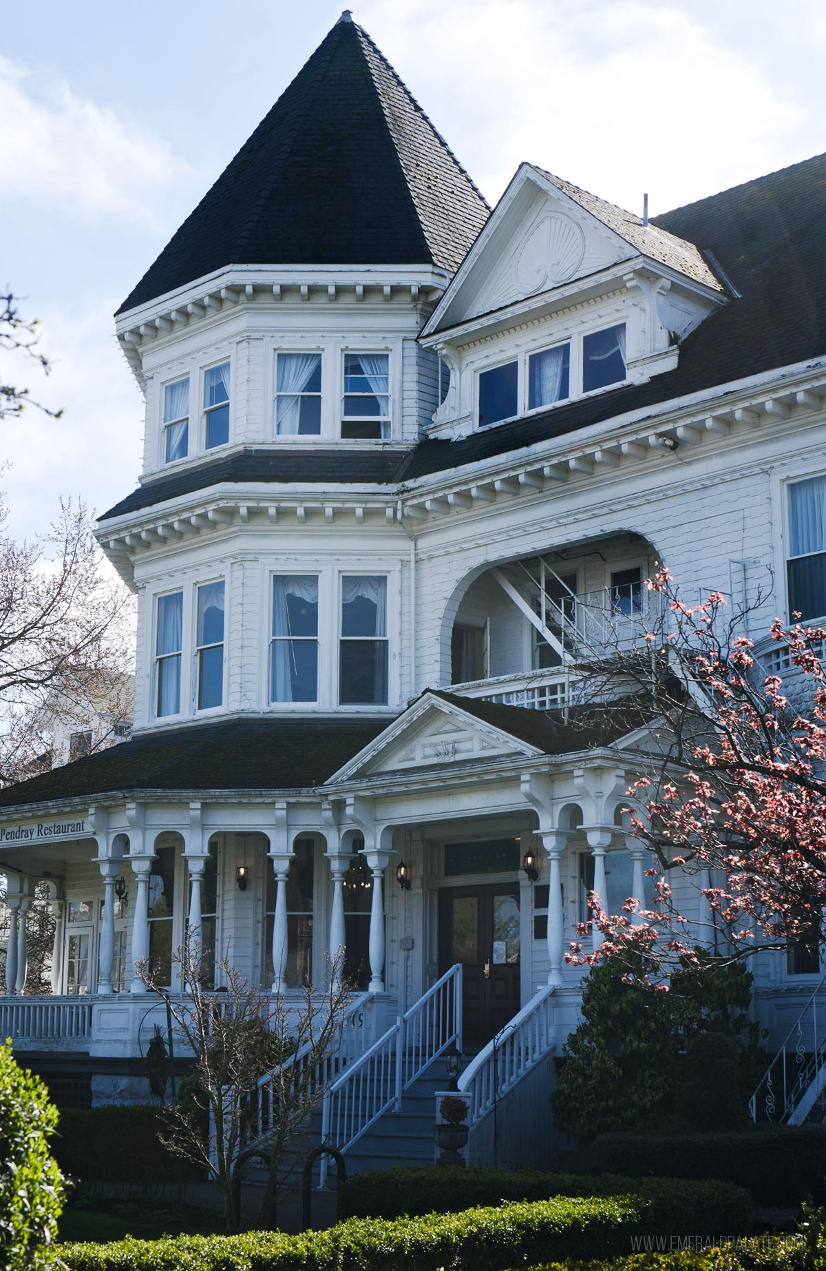 Pendray Inn and Teahouse