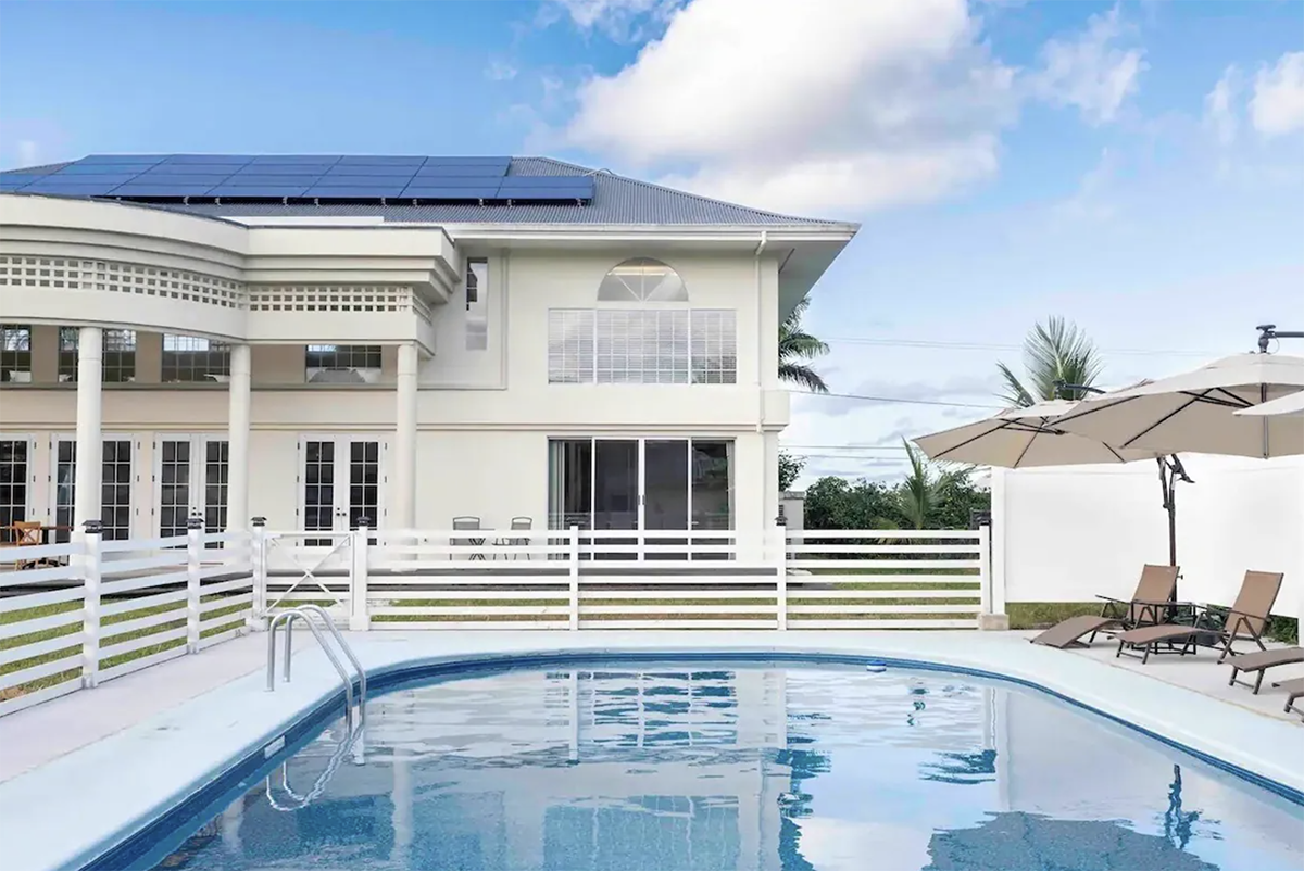 Hilo Villa in Hawaii with a private pool