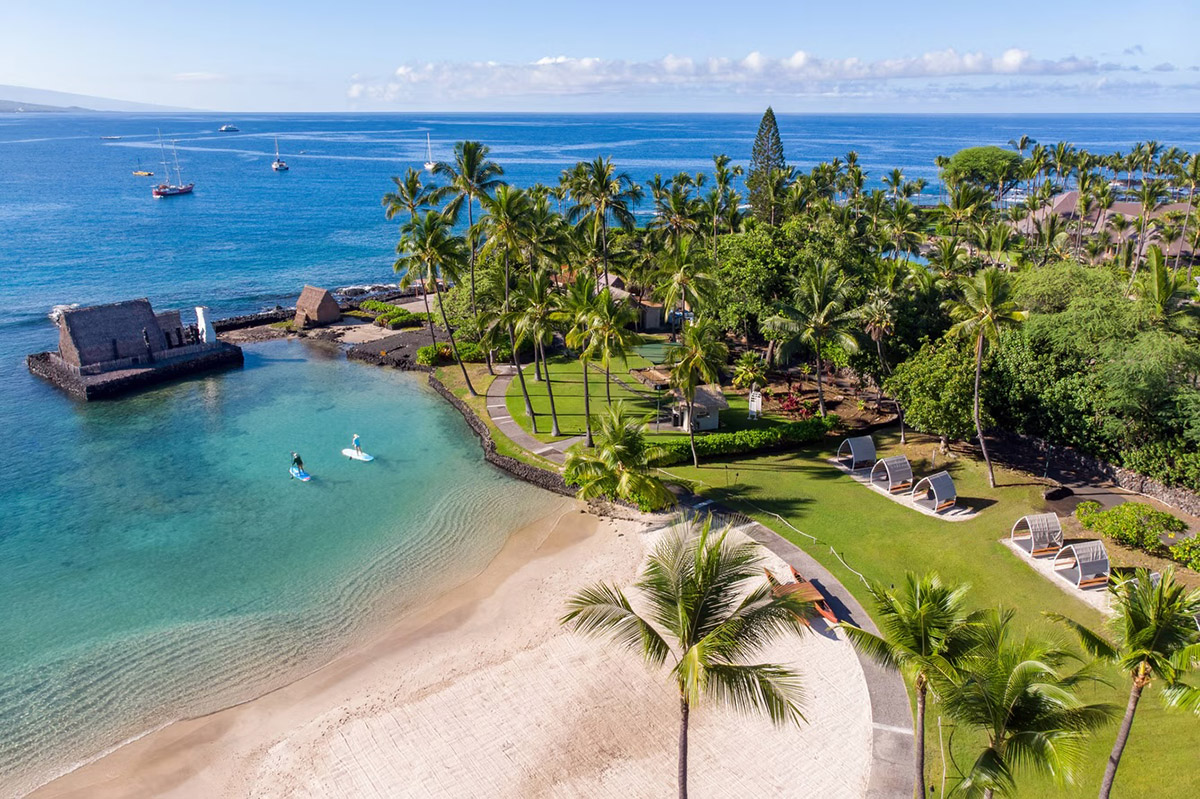King Kamehameha's Kona Beach Hotel