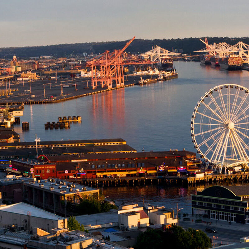 Portland to Seattle road trip destination: the Seattle waterfront
