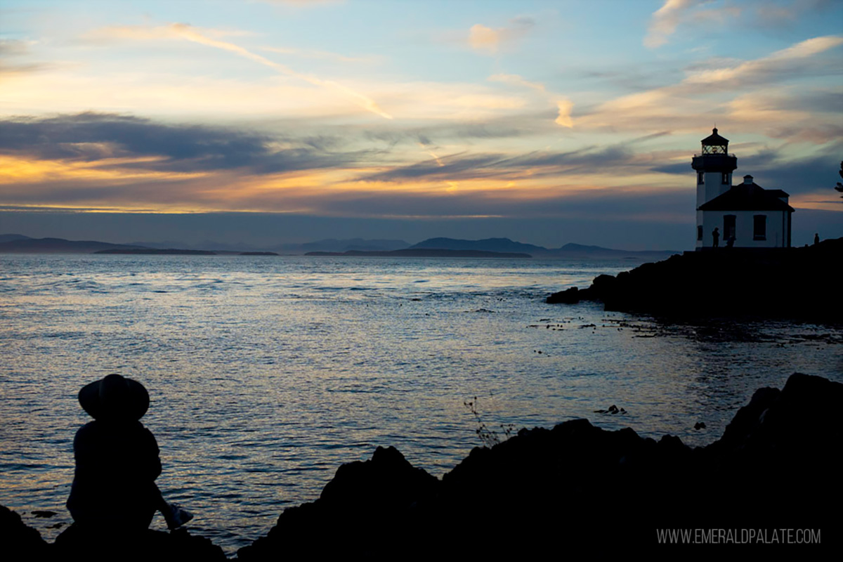 How to get to San Juan Islands to see this view: Lime Kiln State Park lighthouse at sunset
