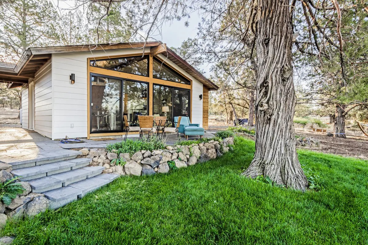 mid century modern vacation home exterior of a mid century modern vacation home in Bend