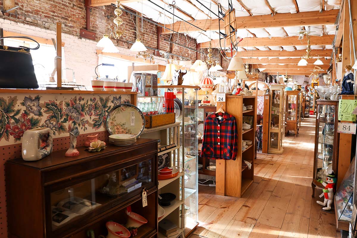 Antique shop in downtown Snohomish