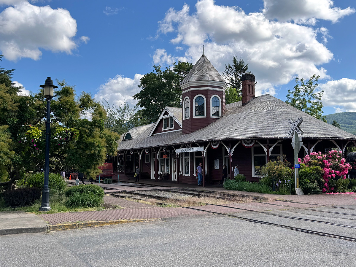 train depot in historic downtown Snoqualmie, one of the best things to do in Snoqualmie
